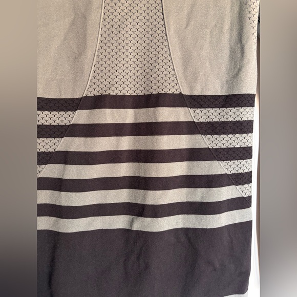 North Face Long Sleeve Compression Base Layer Shirt Women XS gray Black Athletic - Picture 4 of 7